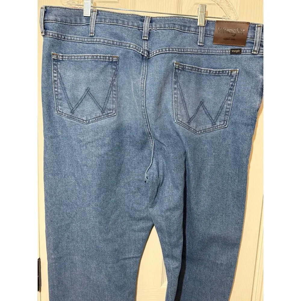 Wrangler Jeans 44x34 Relaxed Fit Straight Leg NWT Classic Blue Denim